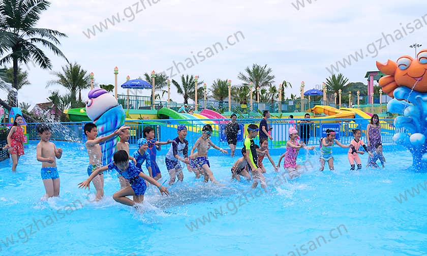 浙江宁波大目湾阿拉的海水上乐园戏水池