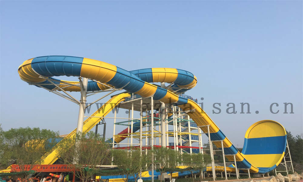 如何设计水上乐园的水上滑梯水槽设备？